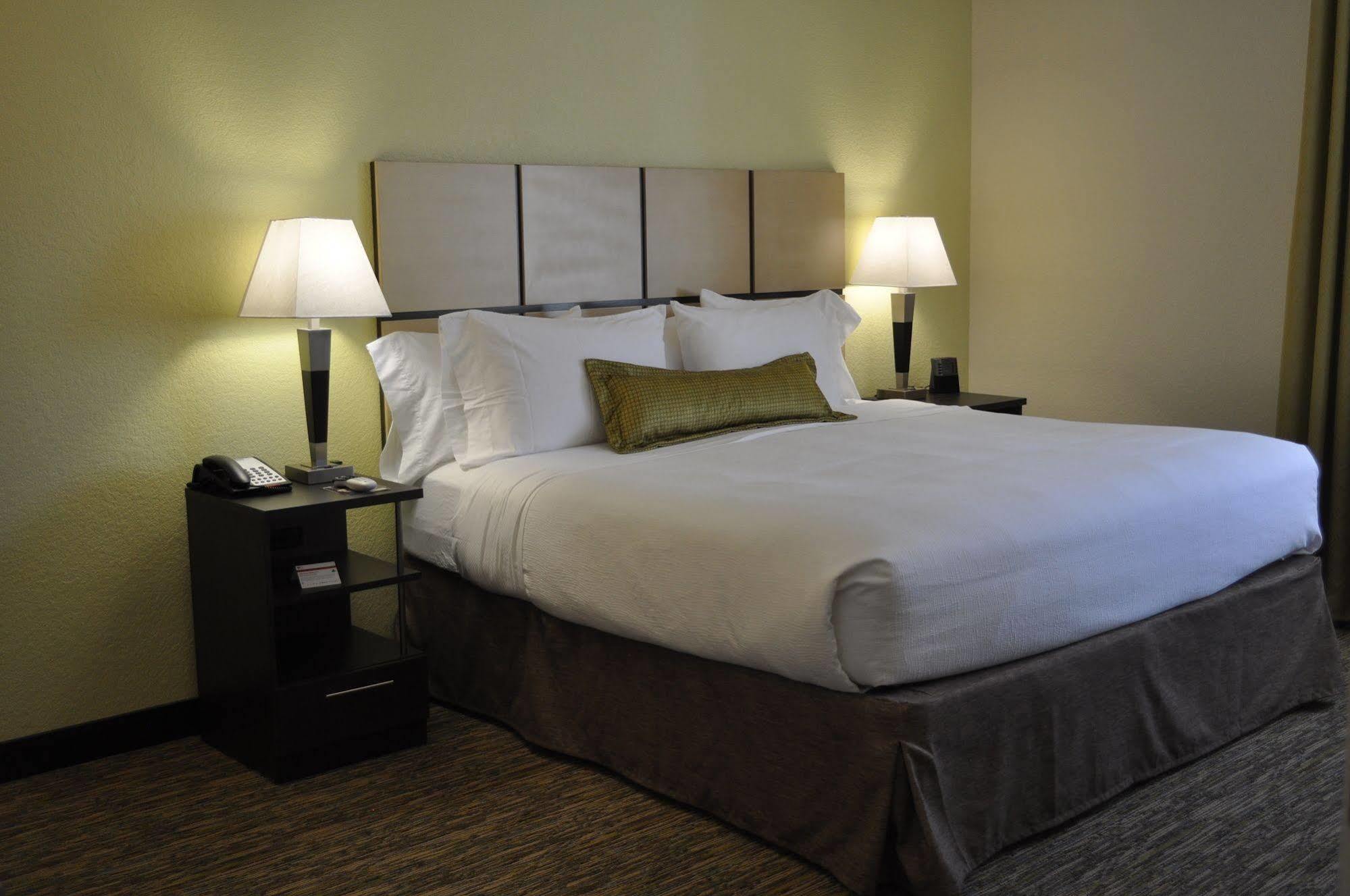 Candlewood Suites Bay City By Ihg Zewnętrze zdjęcie